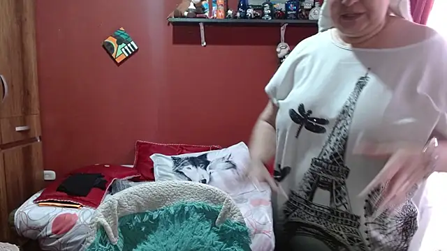 Snapshot of Sasharosee2 chatting on 12-18-25, 12:44 Sasharosee2 online show from 12-18-25, 12:44