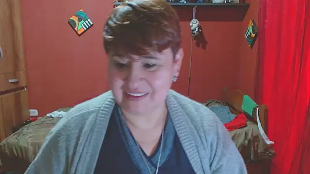 Snapshot of Sasharosee2 chatting on 12-21-25, 01:29 Sasharosee2 online show from 12-21-25, 01:29