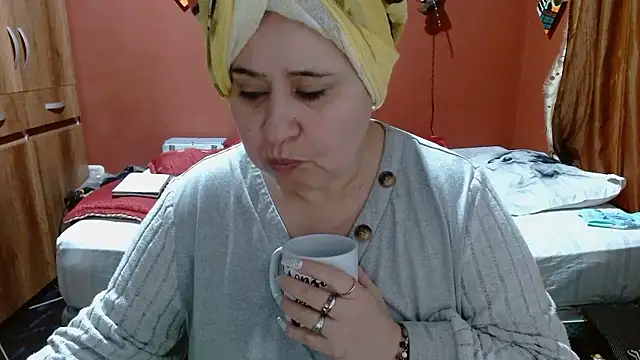 Snapshot of Sasharosee2 chatting on 01-10-26, 12:07 Sasharosee2 online show from 01-10-26, 12:07