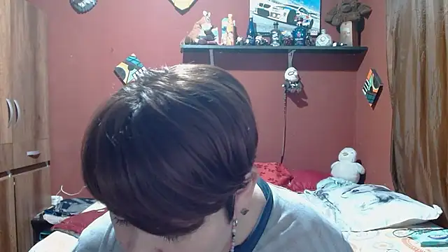 Snapshot of Sasharosee2 chatting on 02-12-26, 12:22 Sasharosee2 online show from 02-12-26, 12:22