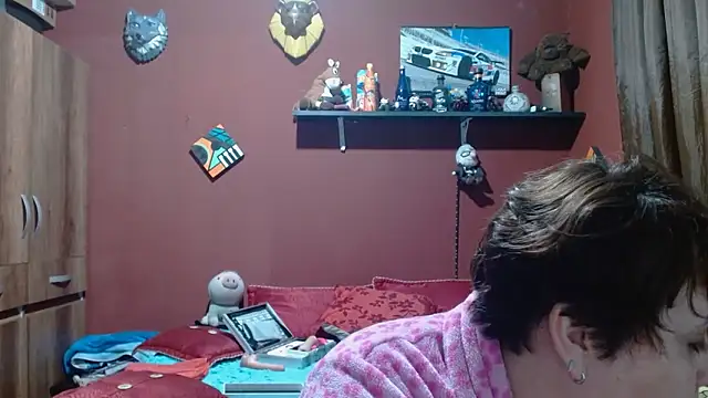 Snapshot of Sasharosee2 chatting on 02-13-26, 03:13 Sasharosee2 online show from 02-13-26, 03:13