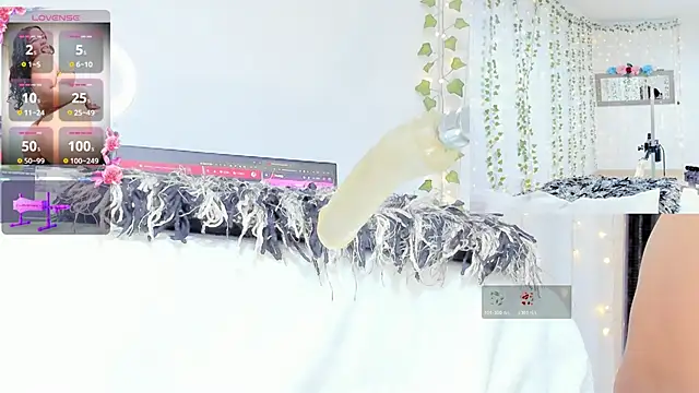 Snapshot of Ashley__Jones__ chatting on 06-04-26, 09:04 Ashley Jones online show from 06-04-26, 09:04