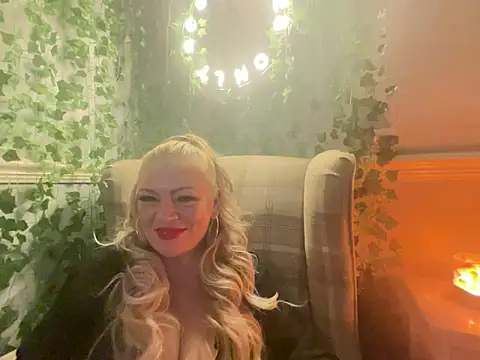 BonnyDesire online show from 11-25-25, 05:57