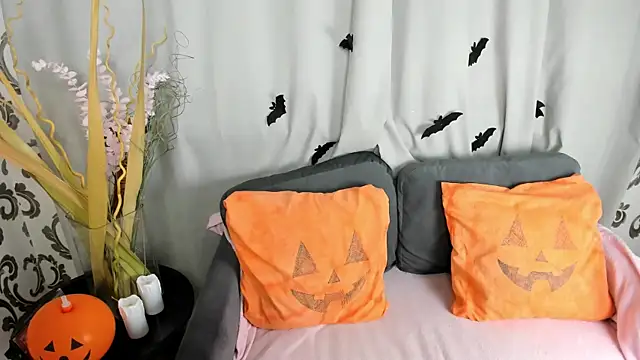  Velvet peach  online show from 10-31-25, 05:19