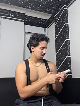 Snapshot of fuck___boyy chatting on 05-01-26, 11:37 fuck boyy online show from 05-01-26, 11:37