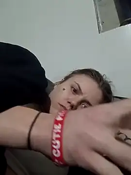 Snapshot of cicithtbitch chatting on 12-22-25, 02:41 cicithtbitch online show from 12-22-25, 02:41