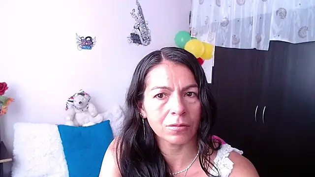 camilavargas  online show from 09-25-25, 08:23