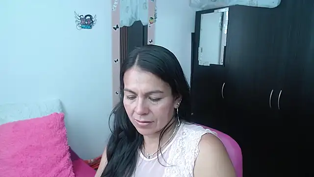 camilavargas  online show from 10-03-25, 09:12