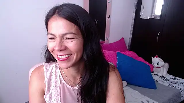 camilavargas  online show from 11-17-25, 04:35