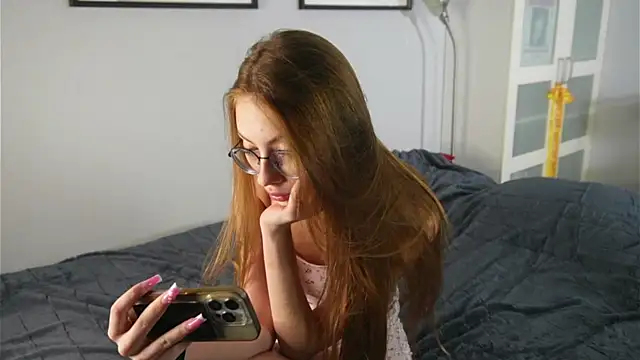 Snapshot of blissence chatting on 11-27-25, 03:14 blissence online show from 11-27-25, 03:14