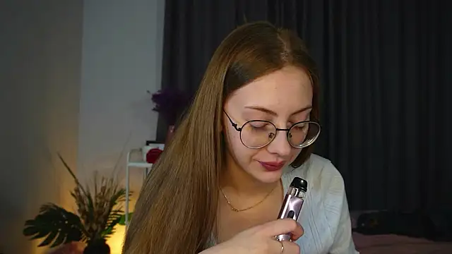 Snapshot of blissence chatting on 02-25-26, 03:21 blissence online show from 02-25-26, 03:21