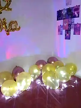 Renata Zoe online show from 11-16-25, 01:33