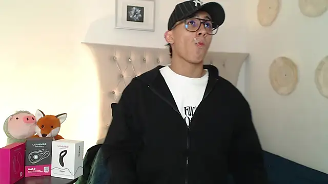 SalvadorFit online show from 11-18-25, 08:35