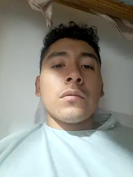 Snapshot of latinbigcock1_ chatting on 09-17-25, 03:46 latinbigcock1  online show from 09-17-25, 03:46