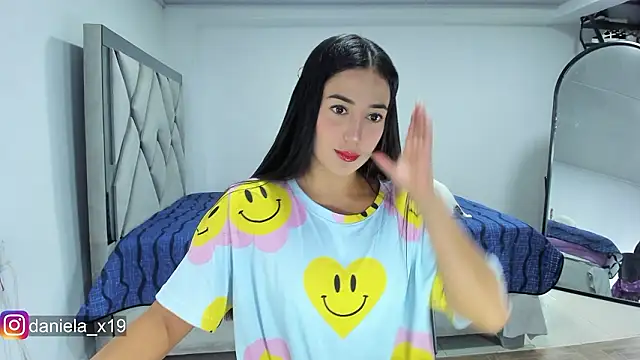 Daniela x19 online show from 02-05-26, 12:37