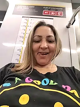 Lunita86 online show from 01-06-26, 01:20