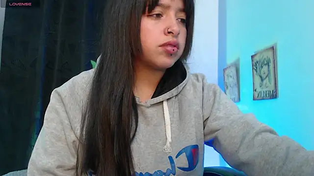 Snapshot of queen_salomme chatting on 10-13-25, 11:43 queen salomme online show from 10-13-25, 11:43