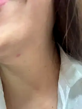 Snapshot of Kayla-love chatting on 11-10-25, 01:26 Kayla-love online show from 11-10-25, 01:26