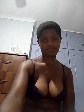 Lilmisafrica25 online show from 10-18-25, 08:20