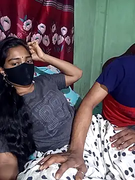 Snapshot of Cute_Couple59 chatting on 03-11-26, 06:03 Cute Couple59 online show from 03-11-26, 06:03