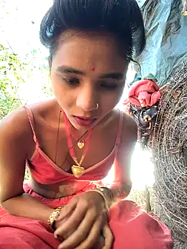 Snapshot of R_Roshni chatting on 01-17-26, 02:16 R Roshni online show from 01-17-26, 02:16