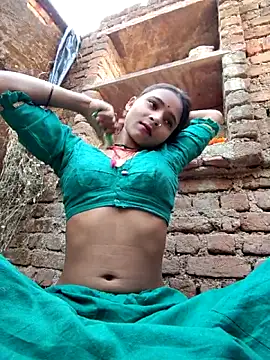 Snapshot of R_Roshni chatting on 04-01-26, 03:07 R Roshni online show from 04-01-26, 03:07