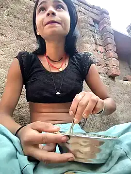 Snapshot of R_Roshni chatting on 04-05-26, 01:58 R Roshni online show from 04-05-26, 01:58