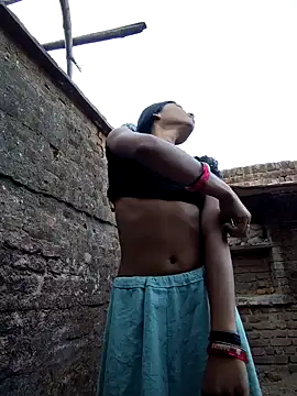 Snapshot of R_Roshni chatting on 04-13-26, 01:11 R Roshni online show from 04-13-26, 01:11