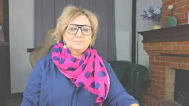 Marta Wils online show from 12-04-25, 03:38