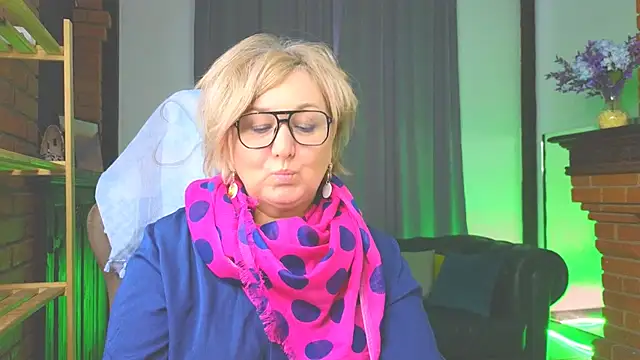 Marta Wils online show from 12-16-25, 06:29