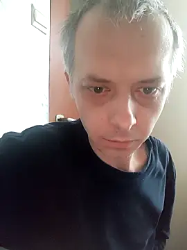 szajbusek41 online show from 02-02-26, 07:29