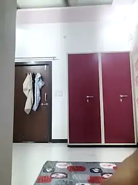 sassyishhu76 online show from 10-02-25, 08:43