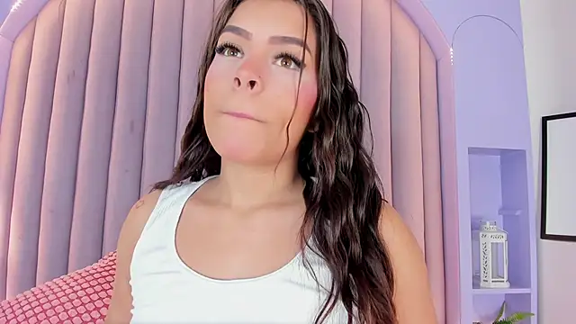 Snapshot of KeendraFox_ chatting on 09-20-25, 04:52 KeendraFox online show from 09-20-25, 04:52