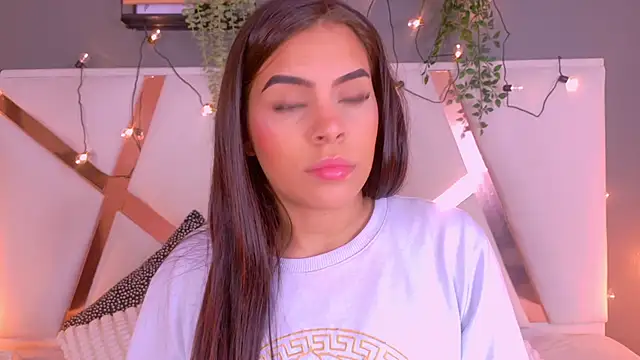 Snapshot of KeendraFox_ chatting on 09-29-25, 07:30 KeendraFox online show from 09-29-25, 07:30