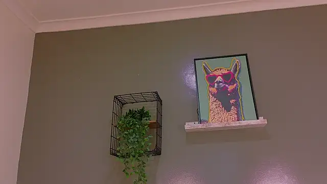 Snapshot of KeendraFox_ chatting on 10-17-25, 10:18 KeendraFox online show from 10-17-25, 10:18