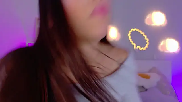 Snapshot of KeendraFox_ chatting on 10-31-25, 11:33 KeendraFox online show from 10-31-25, 11:33