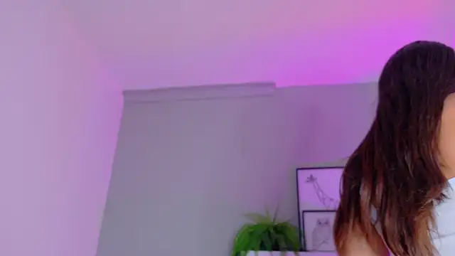 Snapshot of KeendraFox_ chatting on 11-03-25, 10:16 KeendraFox online show from 11-03-25, 10:16