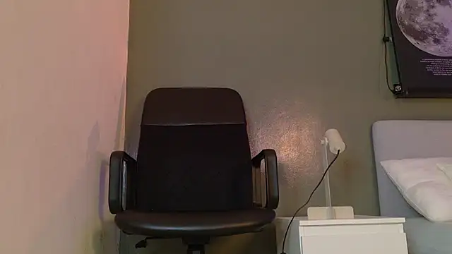 Snapshot of KeendraFox_ chatting on 11-06-25, 10:16 KeendraFox online show from 11-06-25, 10:16