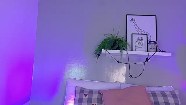 Snapshot of KeendraFox_ chatting on 11-08-25, 10:26 KeendraFox online show from 11-08-25, 10:26