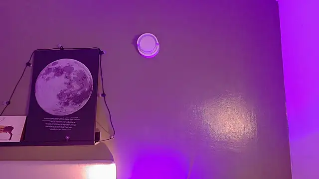 Snapshot of KeendraFox_ chatting on 11-14-25, 10:25 KeendraFox online show from 11-14-25, 10:25