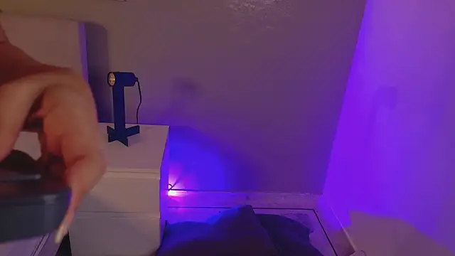 Snapshot of KeendraFox_ chatting on 11-26-25, 10:27 KeendraFox online show from 11-26-25, 10:27