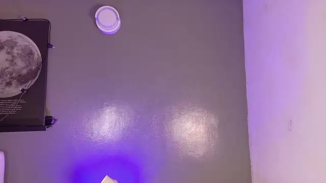 Snapshot of KeendraFox_ chatting on 12-04-25, 10:35 KeendraFox online show from 12-04-25, 10:35