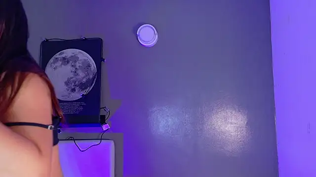 Snapshot of KeendraFox_ chatting on 12-16-25, 11:37 KeendraFox online show from 12-16-25, 11:37