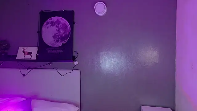 Snapshot of KeendraFox_ chatting on 12-18-25, 11:27 KeendraFox online show from 12-18-25, 11:27