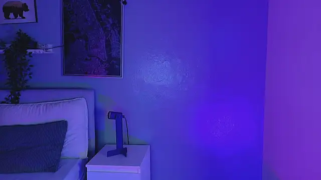 Snapshot of KeendraFox_ chatting on 12-19-25, 10:44 KeendraFox online show from 12-19-25, 10:44