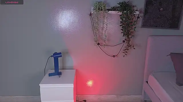 Snapshot of KeendraFox_ chatting on 02-18-26, 10:44 KeendraFox online show from 02-18-26, 10:44