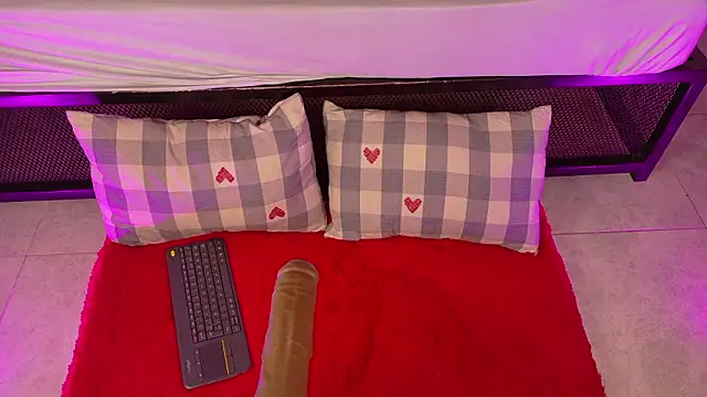 Snapshot of KeendraFox_ chatting on 02-21-26, 11:11 KeendraFox online show from 02-21-26, 11:11