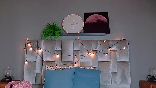 Snapshot of KeendraFox_ chatting on 03-01-26, 12:18 KeendraFox online show from 03-01-26, 12:18