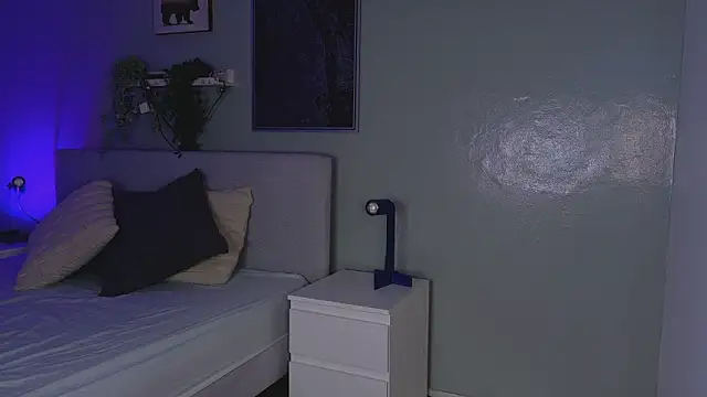 Snapshot of KeendraFox_ chatting on 03-25-26, 10:10 KeendraFox online show from 03-25-26, 10:10