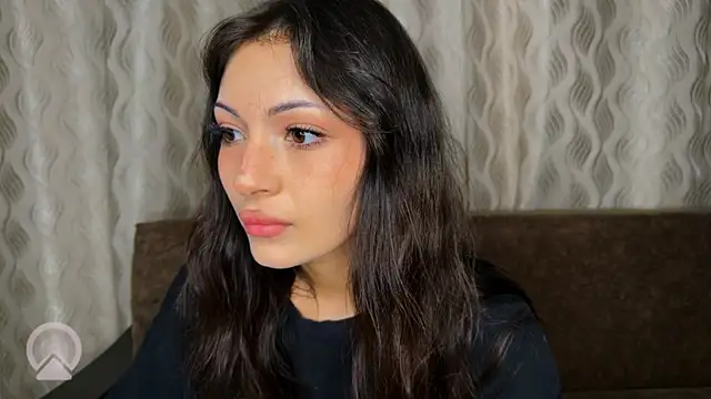 Snapshot of sweeet_strawberies chatting on 09-22-25, 04:31 sweeet strawberies online show from 09-22-25, 04:31